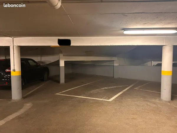 Parking À LOUER - Grande place idéale SUV - Boulogne-Billancourt 92