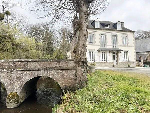 Maison 9 pièces 245 m²