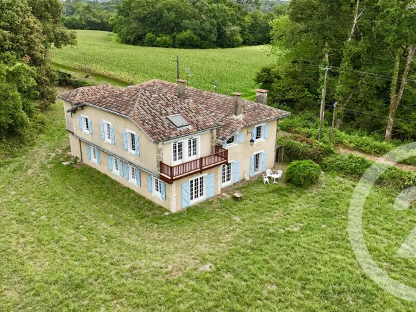 Maison 8 pièces 402 m²