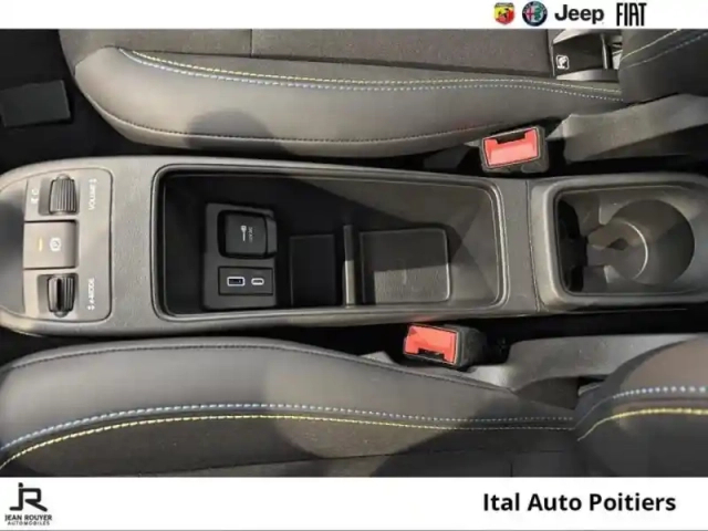 Abarth 500 e 155ch 42kwh  4cv (prime cee deduite de 6 150 euros) — photo 15