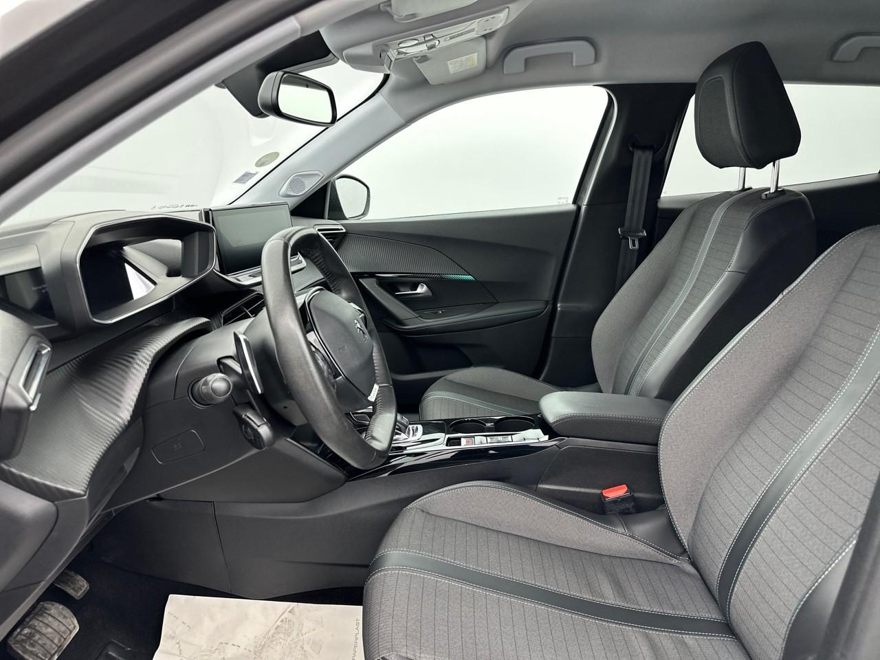 Peugeot 2008 bluehdi 130 s&s eat8 allure pack — photo 9