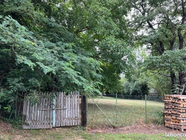 Terrain constructible Savignac les Ormeaux