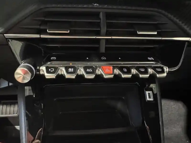 Peugeot 2008 electrique 50 kwh 136 ch — photo 92