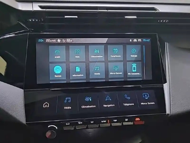 Peugeot 308 phev 180 e-eat8 — photo 24