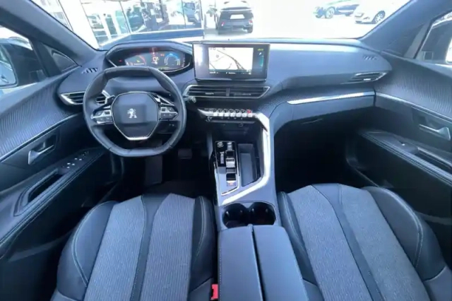 Peugeot 3008 hybrid 180 e-eat8 — photo 15
