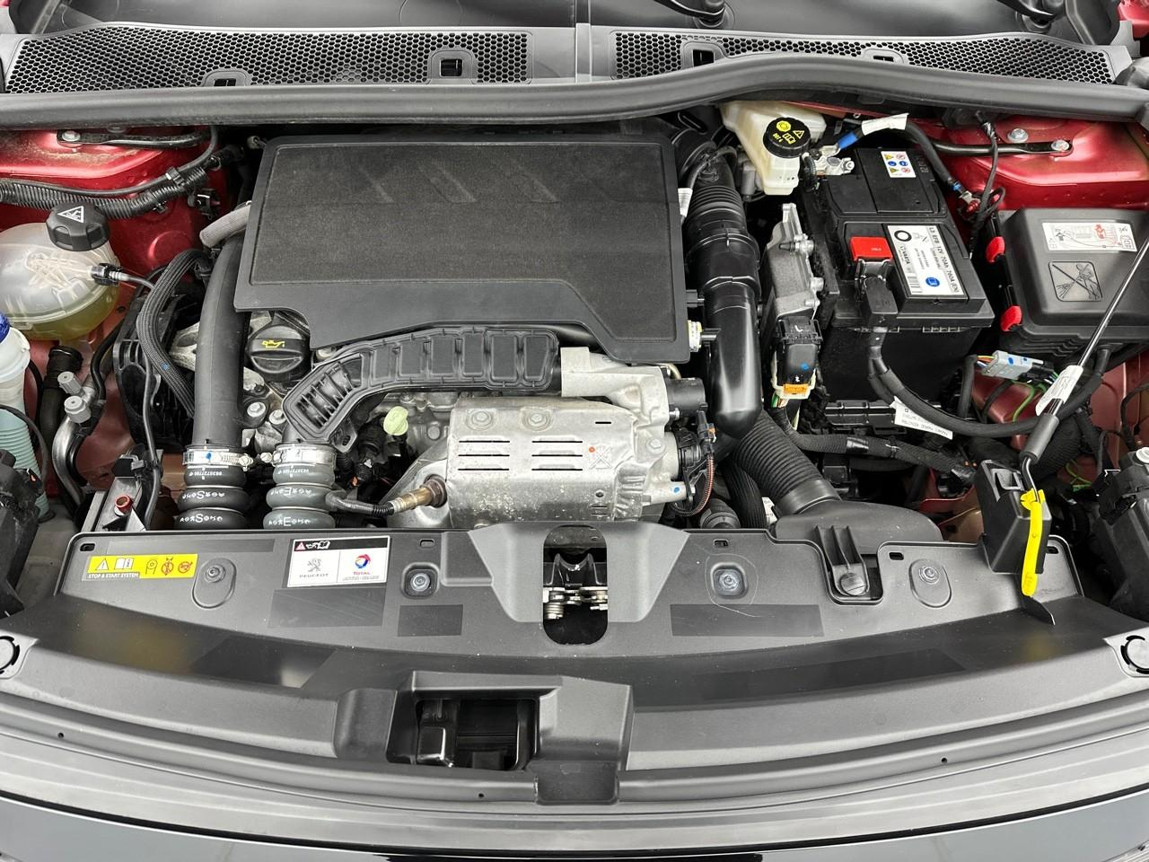 Peugeot 2008 puretech 130 s&s bvm6 style — photo 15