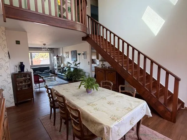 Duplex 130m2, 5 chambres, terrasse, garage double, cave privative