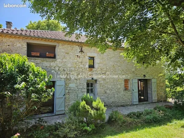 Maison 10 pièces 324 m²