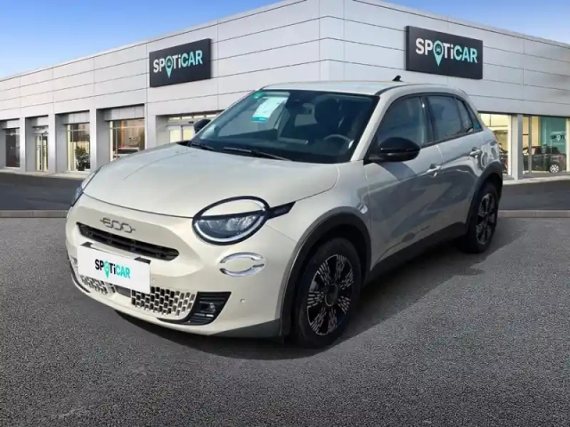 Fiat 600 1.2 hybrid turbo 145ch pack confort &amp; style edct6