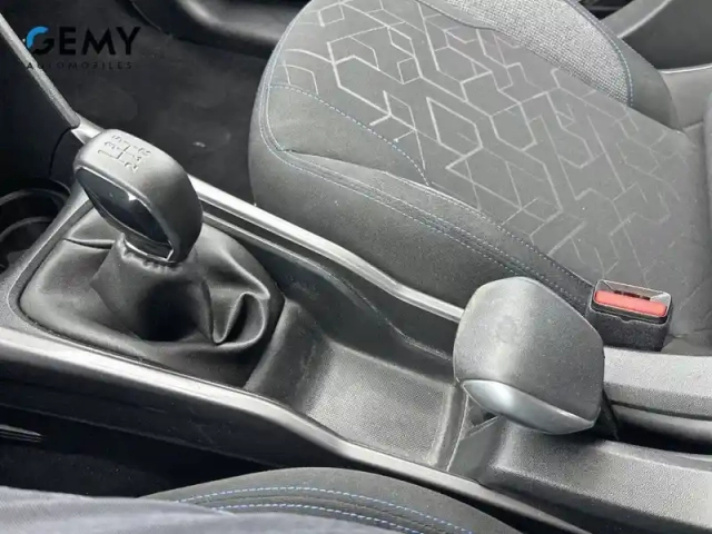 Peugeot 2008 puretech 82ch bvm5 — photo 18