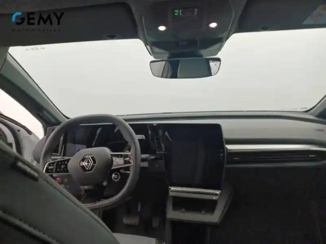 Renault Megane e-tech 220 ch autonomie confort gsr2 — photo 8