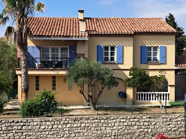 🌴 havre de paix à leucate - une maison d'exception entre mer et nature