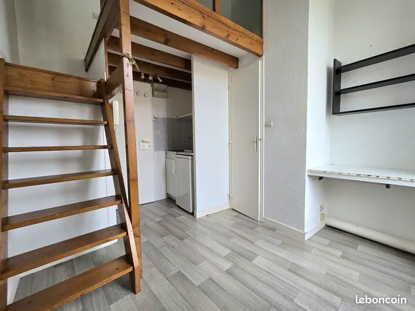 Studio 1 pièce 8 m²