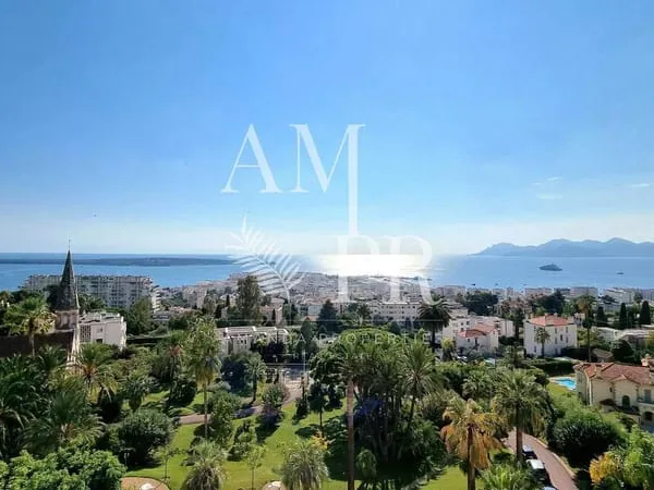 Dernier étage - Magnifique appartement bourgeois - Cannes Californie