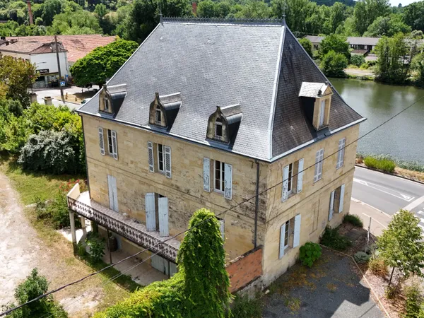 A vendre - Propriété de caractère avec maison de maître de 1892, seconde habitation indépendante et 