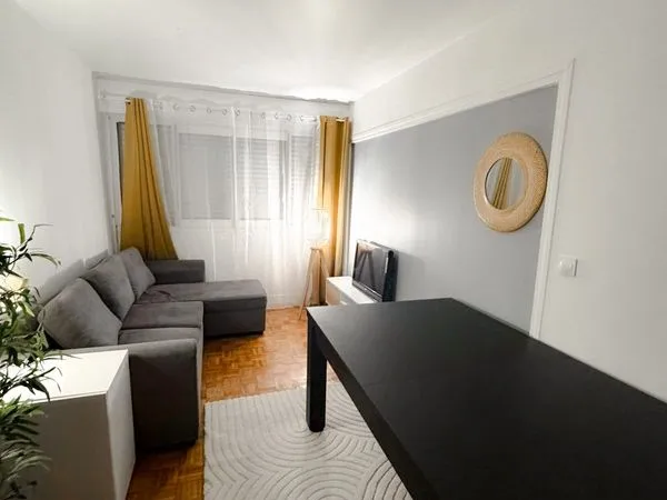 Chambre meublée et sécurisée - Saint Marceau 12m2