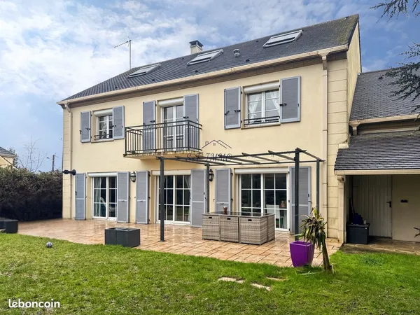 Pavillon 7 pièces 223 m²