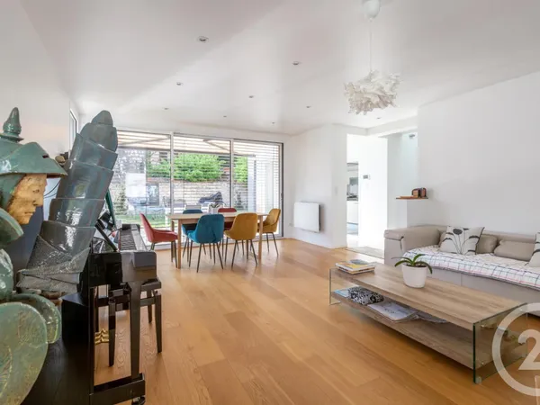 Maison 8 pièces 204 m²