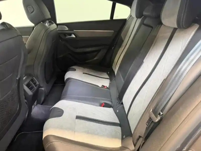 Peugeot 508 hybrid 225 gt e-eat8 toit pano / alcantara / focal / hayon elec / attelage — photo 10