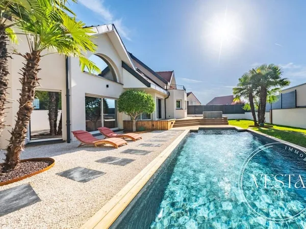 Maison 5 pièces 220 m²