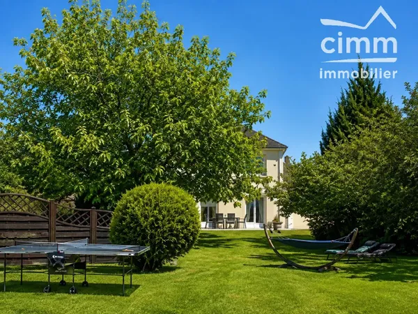 Maison familiale sur 2 200 m² de terrain clos