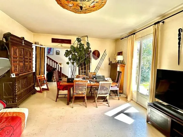 Maison 11 pièces 270 m²