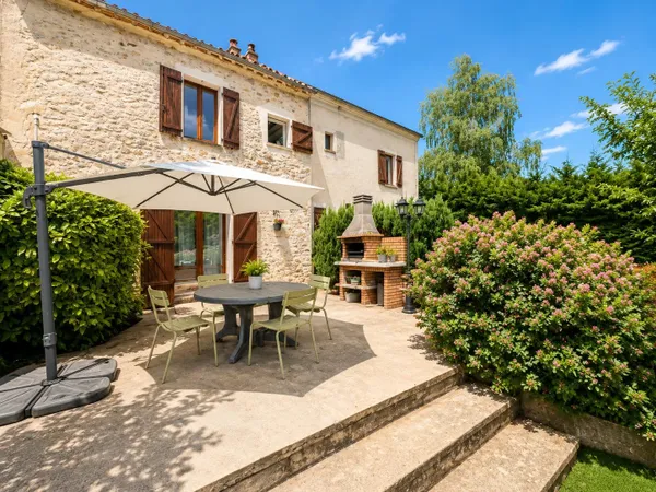 Réf 2283 - Longère briarde en pierre • 6 pièces + double garage et jardin
