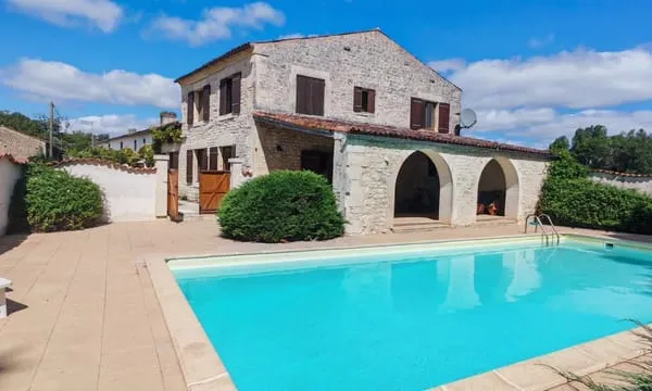 Bien immobilier de rendement Vente Saint-André-de-Lidon 5p 282m² 230000€