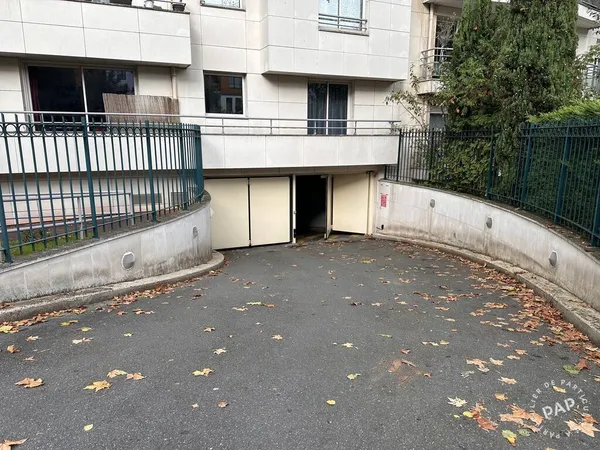 Garage/Parking