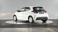 Toyota Yaris 116h Dynamic 5p MY22 — photo 8