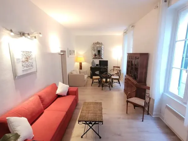 Loue appartement quartier Alma Marceau