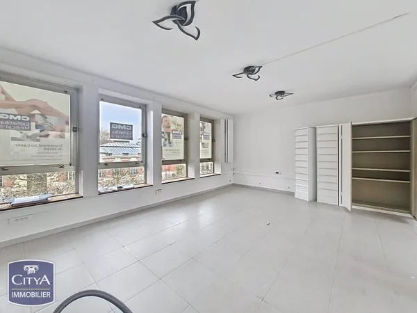 Bureau et espace de travail Vente Roubaix 96m² 100000€
