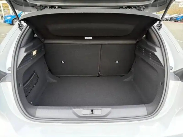 Peugeot 308 hybrid 145 e-dcs6 — photo 6