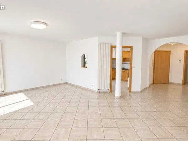 À LOUER - Lumineux 3 pièces de 83 m2 avec grande terrasse + balcon + garage + cave - Brunstatt/Mulho