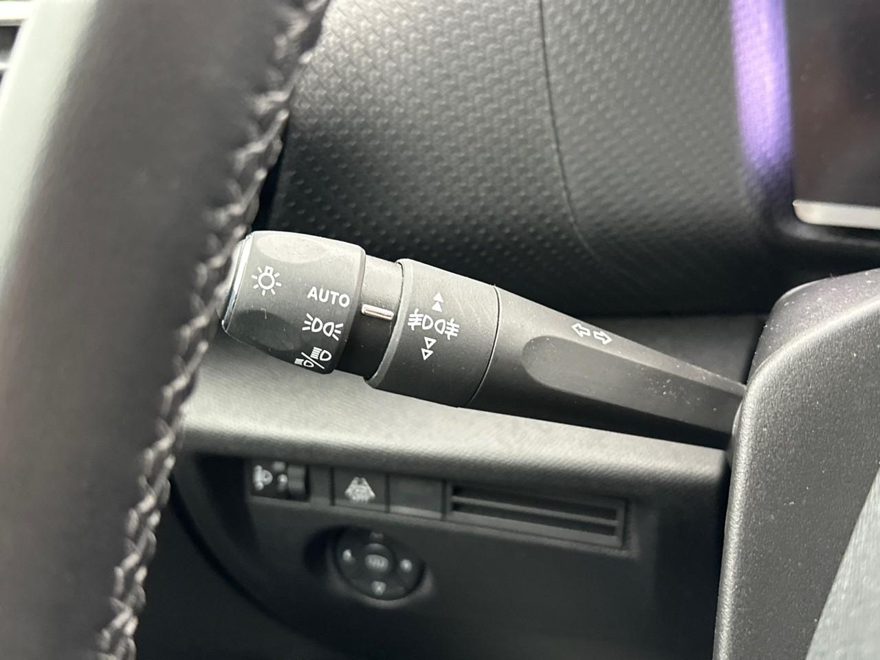 Citroën C4 puretech 130 s&s eat8 shine pack — photo 17