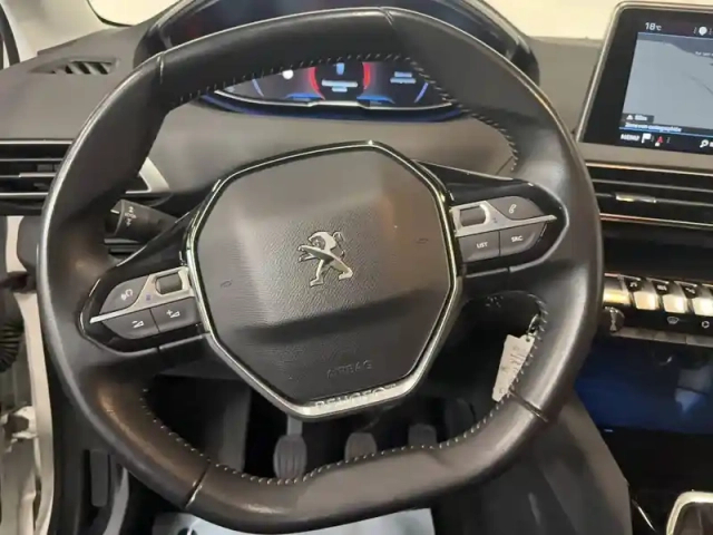 Peugeot 3008 puretech 130ch s&amp;s bvm6 — photo 32