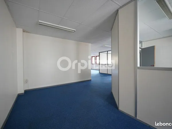 Bureau 161 m²