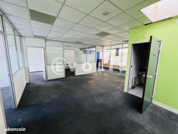 Bureau 367 m²