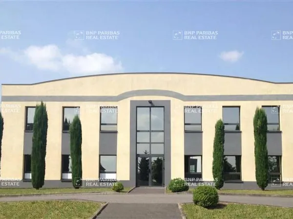 Local d'activité 1440 m²