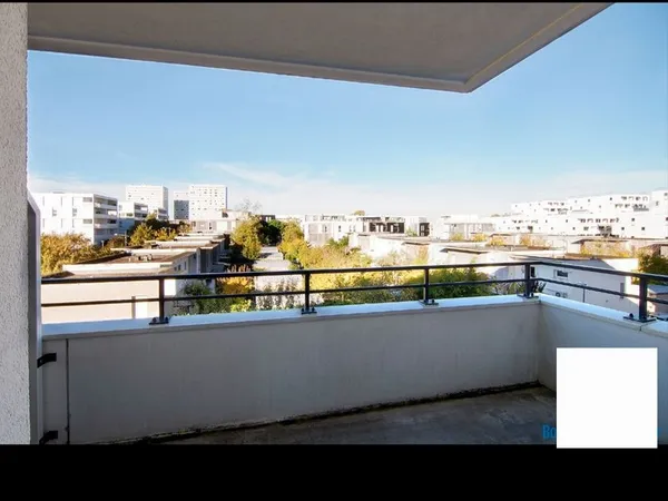 Appartement T2 meublé 40 m2 avec balcon et parking couvert - Lormont