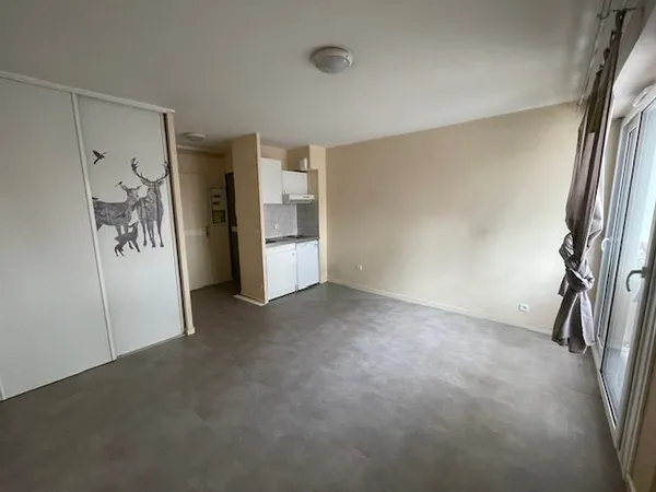STUDIO 22,86 M2 DEVILLE LES ROUEN