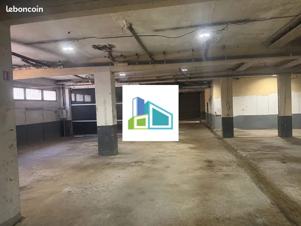 Local 1023 m² Toulon