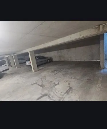 Place de parking non boxé sécurisés