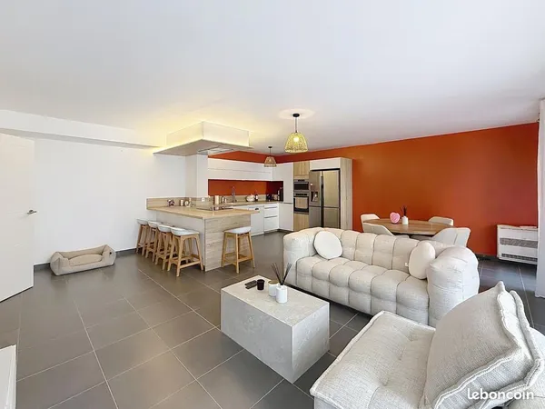 Vente bel appartement meublé 4 pièces - 96m2 avec terrasse et 2 box à Saint Raphaël - quartier Vales