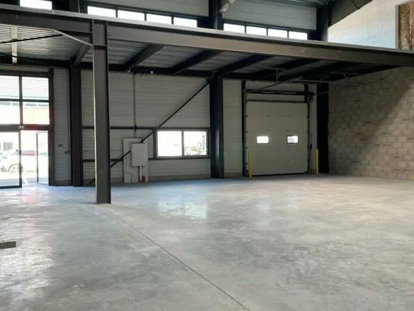 LOCAL D'ACTIVITE 571 m² DAGNEUX