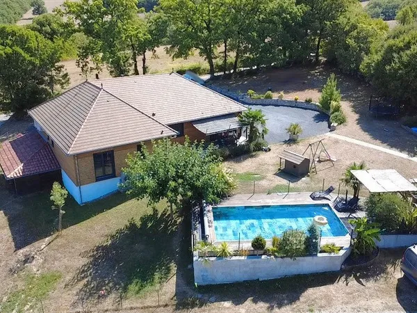 Superbe contemporaine avec piscine