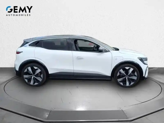 Renault Megane e-tech ev60 220 ch super charge — photo 4
