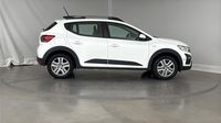 Dacia Sandero 1.0 TCe 90ch Stepway Confort -22 — photo 4