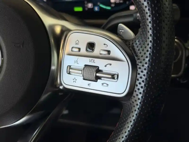 Mercedes Gla 250 e amg line — photo 35