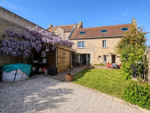 BASLY MAISON EN PIERRE AVEC JARDIN